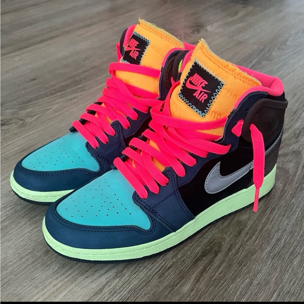 Jordan 1 Retro High Tokyo Bio Hack SZ 7Y
